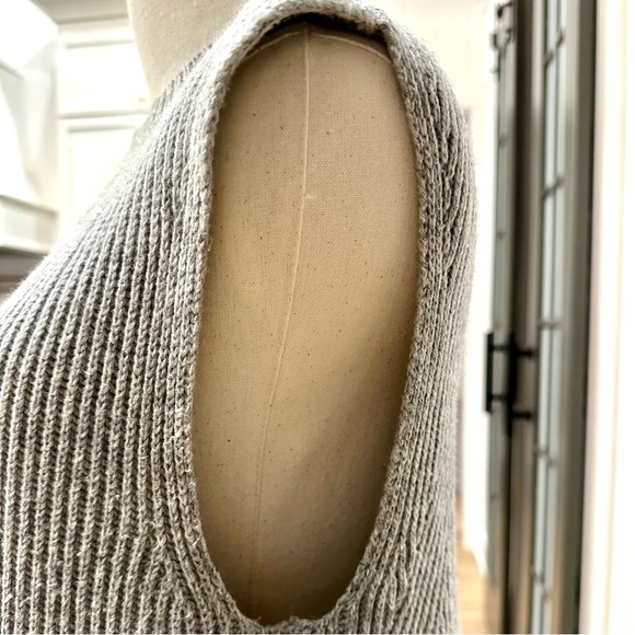 GAP Ribbed Chain Stitch Sweater with Cap Sleeve & Side Slit Gray — M - Picture 4 of 5